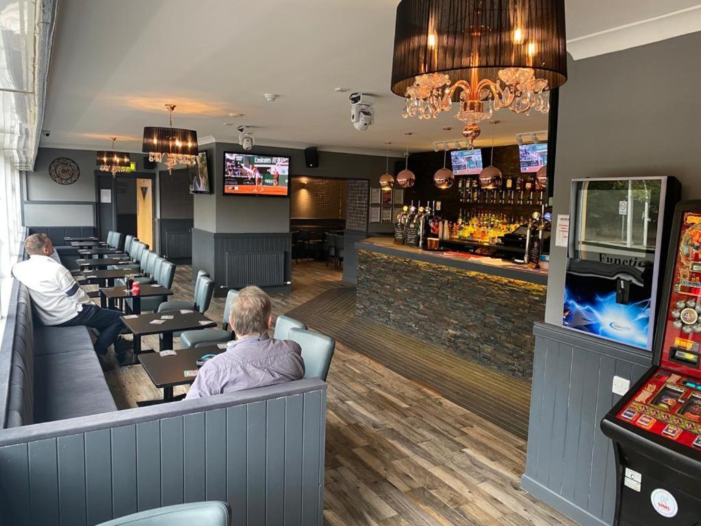 The Windsor Hotel And Bar Кърколди Екстериор снимка