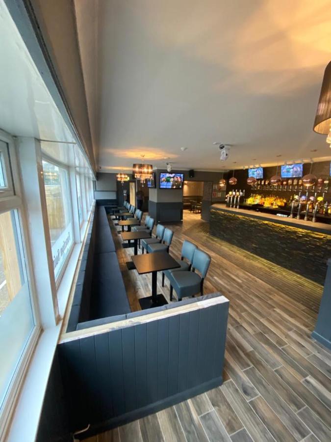 The Windsor Hotel And Bar Кърколди Екстериор снимка